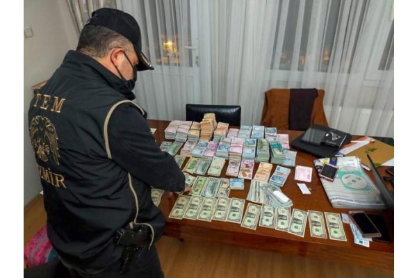 FETÖ OPERASYONLARINDA 38 KİŞİ YAKALANDI