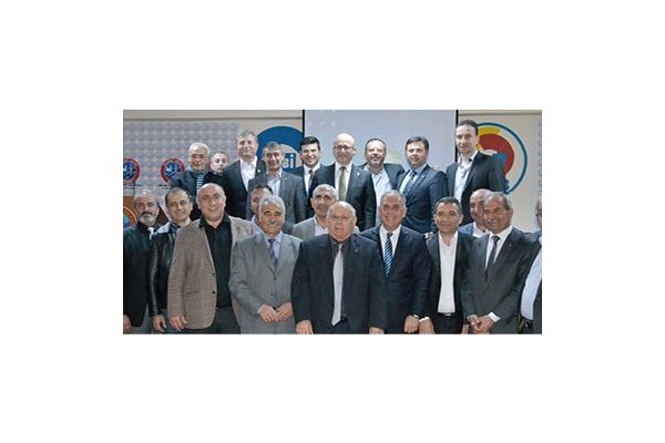 YORULMAZ, TİCARET ODASI ÜYELERİNE PROJELERİNİ TANITTI