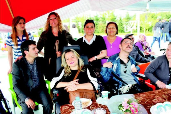 ‘ALİAĞA ENGELLERİ AŞMIŞ’