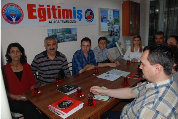 EĞİTİM-İŞ YETKİYE KOŞUYOR