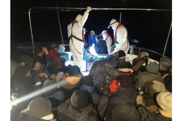 81 DÜZENSİZ GÖÇMEN KURTARILDI