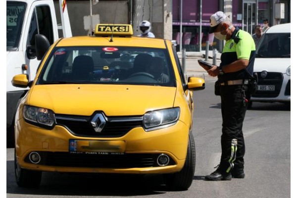 OTOMOBİLLER VE TOPLU TAŞIMA ARAÇLARI DENETLENDİ