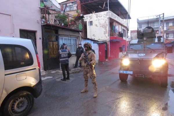 21 FİRARİ HÜKÜMLÜ YAKALANDI