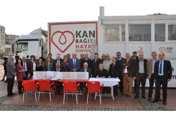 AYHAN ÖĞRETMEN ANISINA KAN BAĞIŞI KAMPANYASI