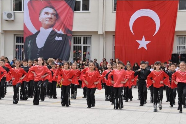 23 NİSAN COŞKUSU DOYASIYA YAŞANDI