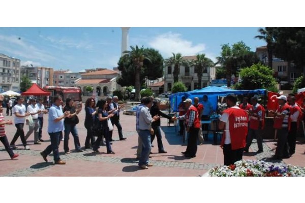 İŞÇİLERE DESTEK SÜRÜYOR