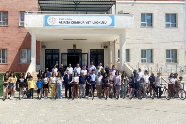 Dereceye giren öğrencilere bisiklet hediye edildi