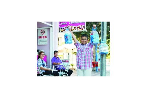 Kendisi küçük, kalbi büyük