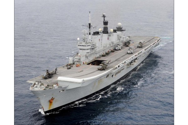 İNGİLİZ SAVAŞ GEMİSİ ALİAĞA’YA GELİYOR