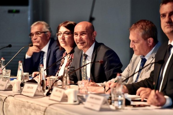 İZMİR'İN GELECEĞİ BİRLİKTE ŞEKİLLENDİRİLİYOR