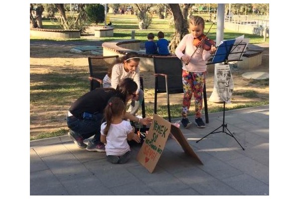 EYLÜL VE ELİF YARDIM ETMEYE DEVAM EDİYOR!