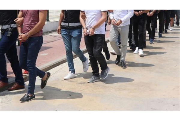 İZMİR MERKEZLİ 4 İLDE FETÖ OPERASYONU