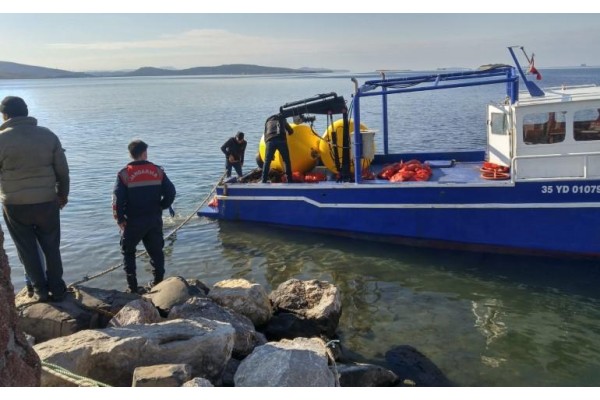 KAÇAK YAKALANAN MİDYELER DENİZE BIRAKILDI