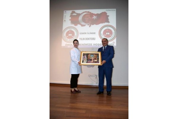 YILIN DOKTORU'NA PLAKET