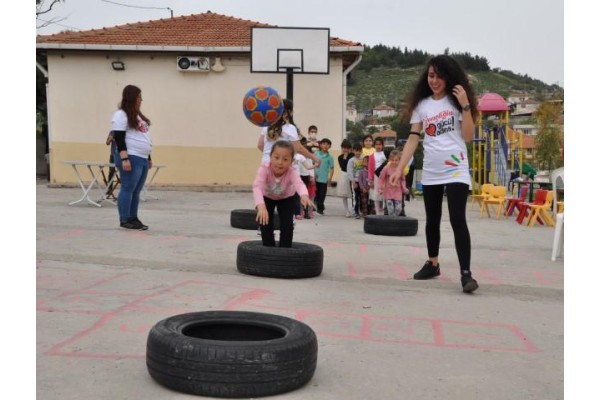 BOZKÖY İLKOKULU KÜTÜPHANESİNE KAVUŞTU