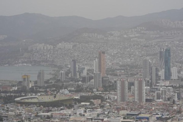 Çöl tozu hava kalitesini bozdu