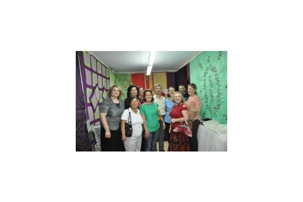 HALK EĞİTİM SERGİLERİ SÜRÜYOR