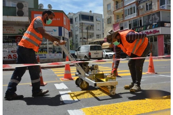 YAYA GEÇİDİ ÇİZGİLERİ YENİLENİYOR