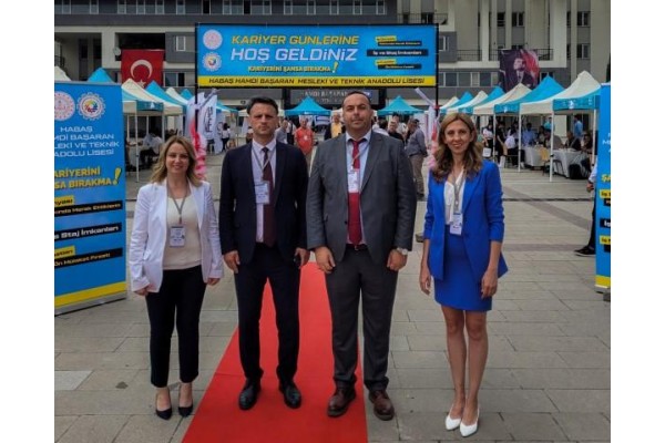 Öğrenciler iş dünyasıyla buluştu