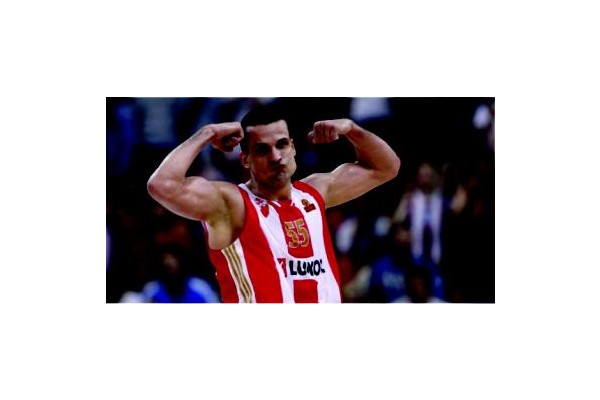 ALİAĞA'YA İKİ YABANCI BİRDEN