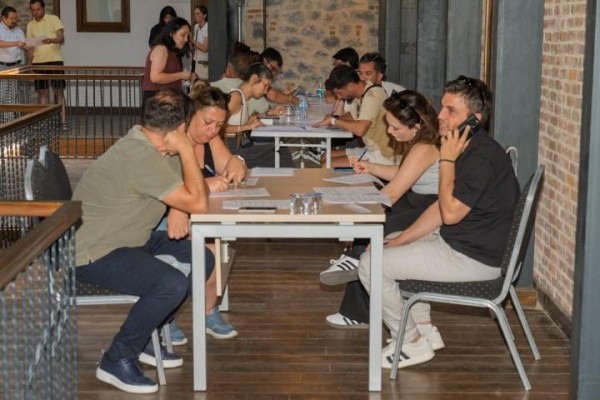 Konut projesinde sözleşmeler imzalanıyor