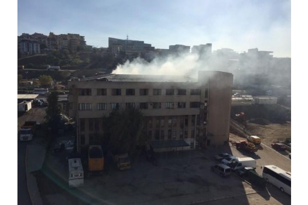 SANTES İŞHANI’NDA YANGIN