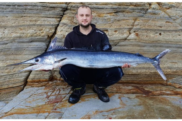 OLTAYLA 21 KİLOLUK DEV KILIÇ BALIĞI YAKALADI