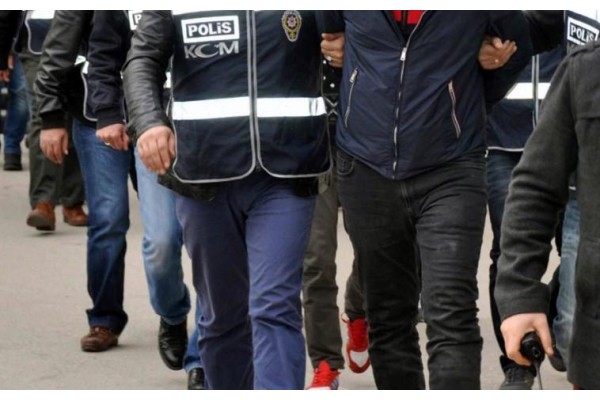 KAÇAKÇILIK OPERASYONLARINDA 14 ŞÜPHELİ YAKALANDI