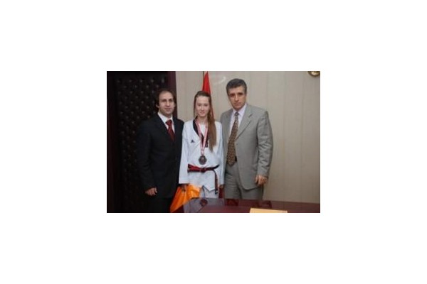 Teakvando'dan Aliağa'ya madalya