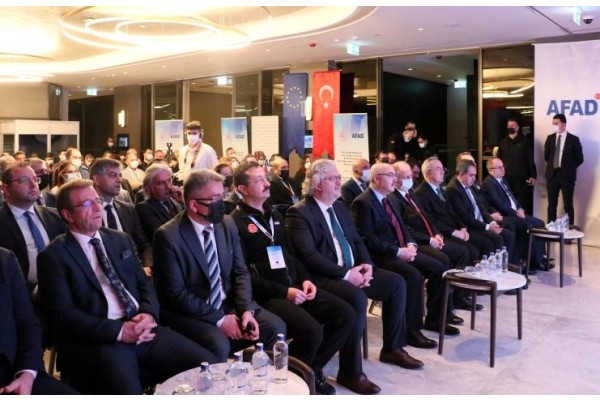 ENERJİ SEKTÖRÜNE ‘İKLİM DEĞİŞİKLİĞİ’ UYARISI