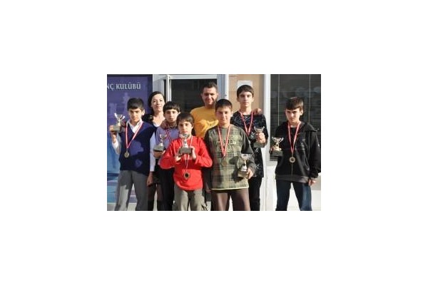 Satranç Takımı Türkiye  Şampiyonasına gidiyor