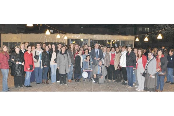 KADIN SEÇMENLERDEN HAKKI ÜLKÜ'YE TAM NOT