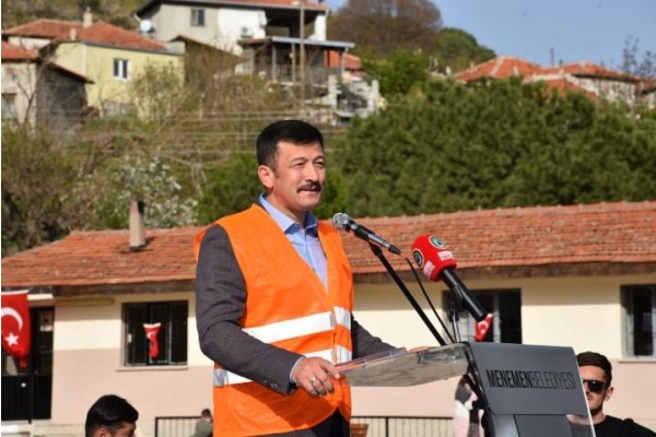 MENEMEN'DE TEMEL ATMA TÖRENİNE KATILDI