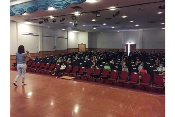 ‘EN İYİ NARKOTİK POLİSİ ANNE’ EĞİTİMİNE YOĞUN İLGİ