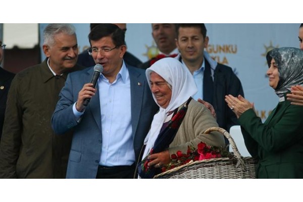 DAVUTOĞLU'NDAN ALİAĞALI SANAYİCİLERE MÜJDE