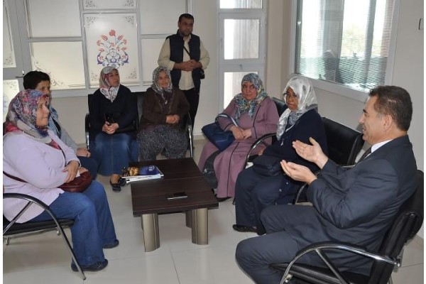 YENİŞAKRANLI VELİLER TAŞIMALI EĞİTİM İSTİYOR