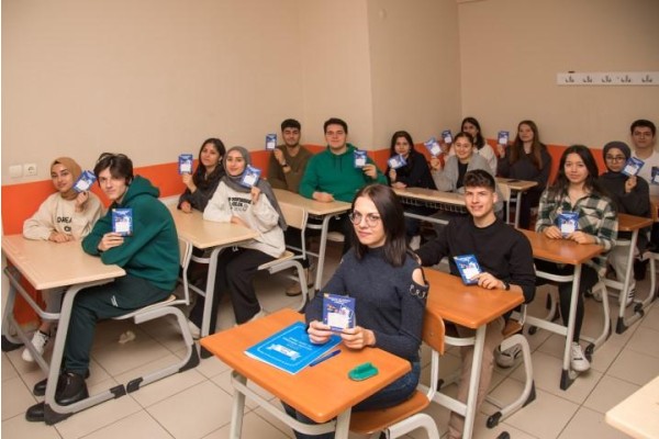 10 bin öğrenciye eğitim desteği