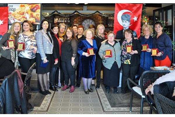 TÜRK ANNELER DERNEĞİ KAHVALTIDA BULUŞTU