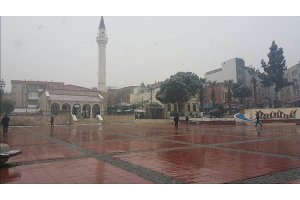 ALİAĞA SOKAKLARI BOŞ KALDI