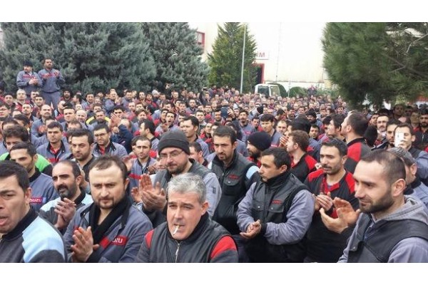 BAKANLAR KURULU GREVİ ERTELEDİ, İŞÇİLER TEPKİLİ!