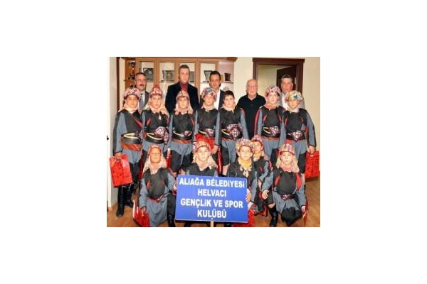 Halk Oyunları ekibi