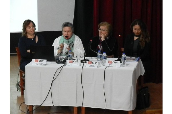 FOÇA’DA KADIN VE YAŞAM PANELİ YAPILDI