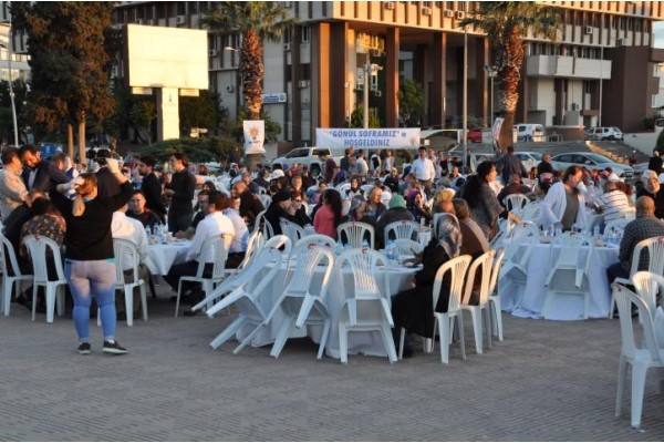 GÖNÜL SOFRASI ALİAĞA’DA KURULDU