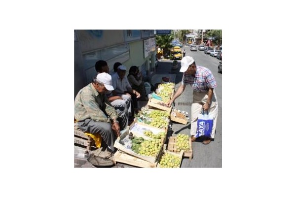 Köy Pazarı'na yoğun ilgi