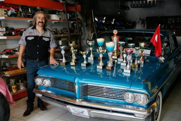 HURDALIKTAKİ KLASİK ARAÇLARI SERVETE DÖNÜŞTÜRÜYOR