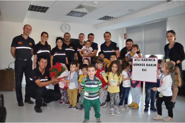 MİNİKLERİN İTFAİYE ZİYARETİ