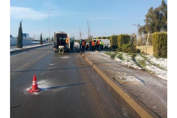 KAMYONET KALDIRMA ÇARPTI: 1 YARALI