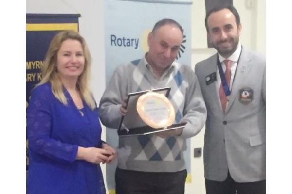 KALAYCI MEHMET USTA’YA ROTARY MESLEK ÖDÜLÜ
