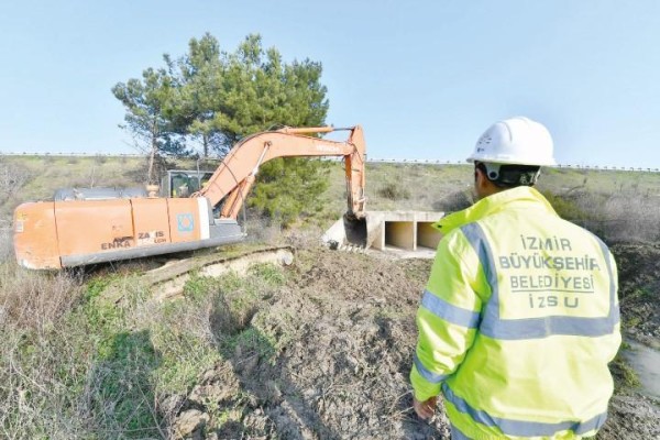 İZSU 2019’DA 600 KİLOMETRELİK DERE YATAĞI TEMİZLEDİ