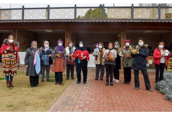 KADINLARDAN EĞİTİME DESTEK